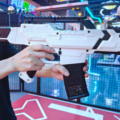 YHY lanzó un nuevo simulador de disparos VR para 4 jugadores con 360 roaming gratuito y juegos multijugador